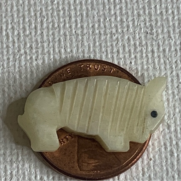 Vintage Native American Zuni Hand Carved Buffalo Fetish Bead Drilled Animal 1" - Picture 2 of 15